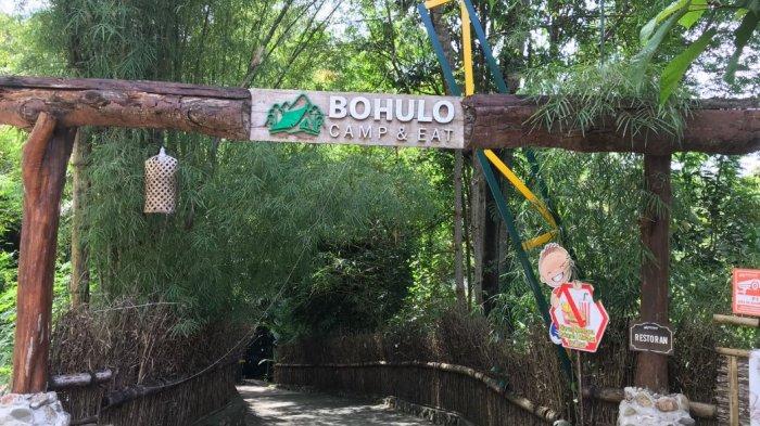 Pintu masuk Bohulo Camp & Eatery Gorontalo, Sabtu (26/10/2024).