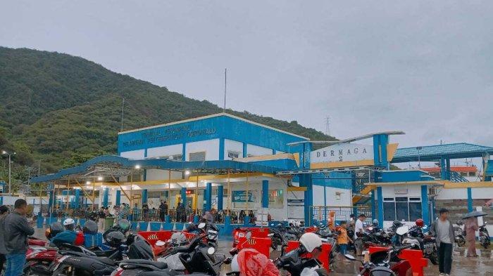 JADWAL KAPAL - Potret Pelabuhan Penyeberangan Gorontalo (PPG) pada Jumat (21/3/2025) sore. Simak jadwal keberangkatan Kapal Ferry ke Pelabuhan Pagimana.