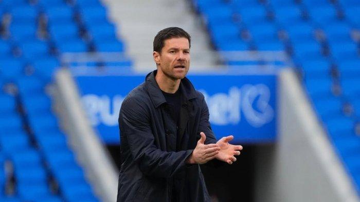 TERANCAM DILEPAS - Potret Xabi Alonso saat memberikan semangat kepada timnya di atas lapangan. Sejumlah pemain Real Madrid kemungkinan akan dilepas klub karena tidak masuk dalam rencana Xabi Alonso.