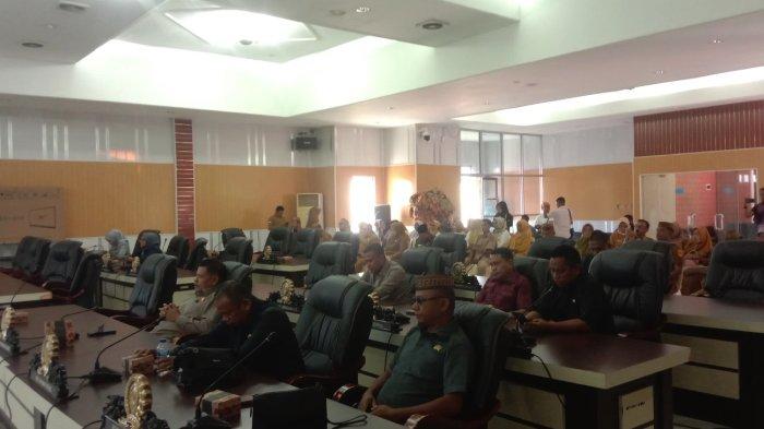 RAPAT PARIPURNA - DPRD Gorontalo Utara menggelar Rapat Paripurna penetapan Bupati dan Wakil Bupati Gorontalo Utara terpilih hasil PSU 2025, Selasa (10/6/2025).