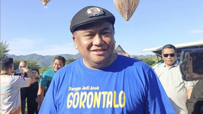 Rachmat Gobel saat menghadiri Festival Balon Udara di GOR Nani Wartabone, Stadion Merdeka, Kota Gorontalo pada Minggu (13/10/2024).