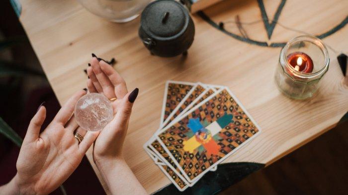 Ramalan Kartu Tarot untuk Zodiak Cancer