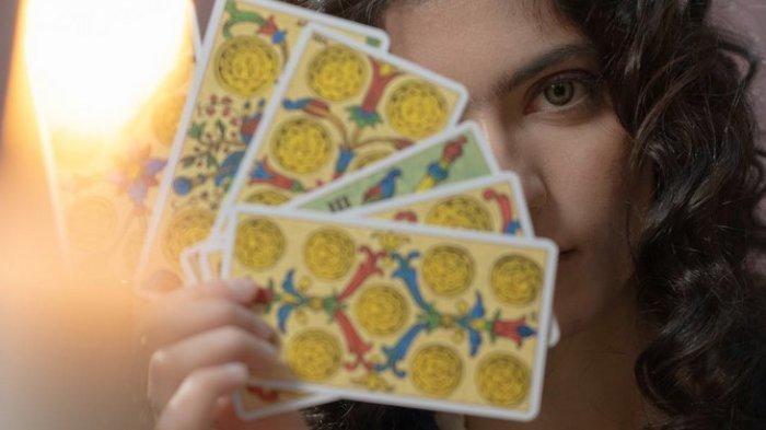Ilustrasi Ramalan Kartu Tarot 