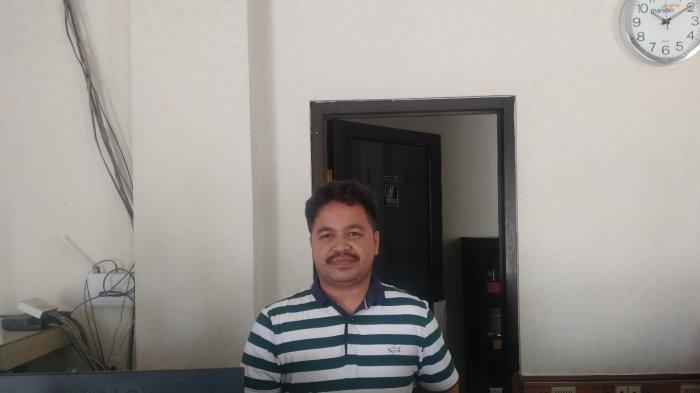 Receptionist Manager Ilyas Yusuf (33) Hotel Winner Pohuwato