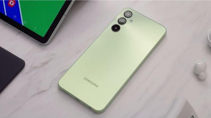 Desain menawan bodi belakang SAMSUNG Galaxy A05s yang 