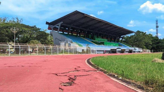 STADION MERDEKA : Kondisi lapak di depan halaman Stadion Merdeka Kota Gorontalo yang telah ditertibkan, Sabtu (10/5/2025).
