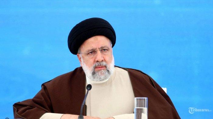 Sebuah helikopter dalam konvoi presiden Iran terlibat dalam 