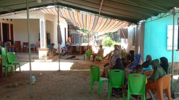 Suasana di rumah Julia Sangala, siswi SMK Gorontalo Utara yang ditemukan meninggal di semak.