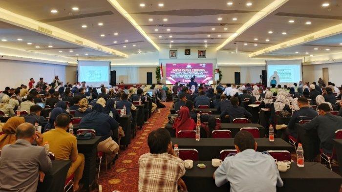 Suasana saat Rapat Pleno Terbuka Rekapitulasi Perolehan suara tingkat Kota Gorontalo pada Selasa (3/12/2024).