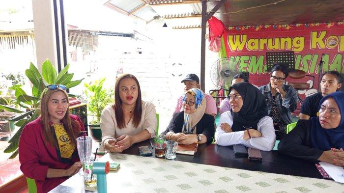 TRANSPUAN GORONTALO -- Sejumlah anggota Transpuan dan kuasa hukumnya datangi Kanwil Kemenkumham Gorontalo, Rabu (15/5/2025).