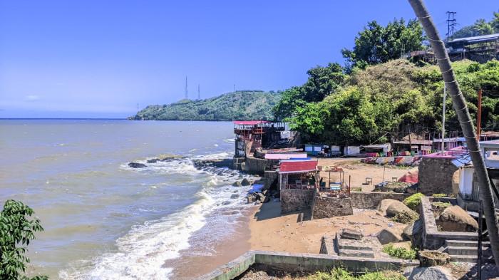 TSUNAMI GORONTALOI-- Kondisi di Pantai Pohe Kecamatan Hulothalangi, Kota Gorontalo,Provinsi Gorontalo terpantau normal, Rabu (30/7/2025).