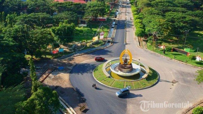 Tugu Panua Kabupaten Pohuwato, Provinsi Goorntalo. FOTO: Wawan Akuba