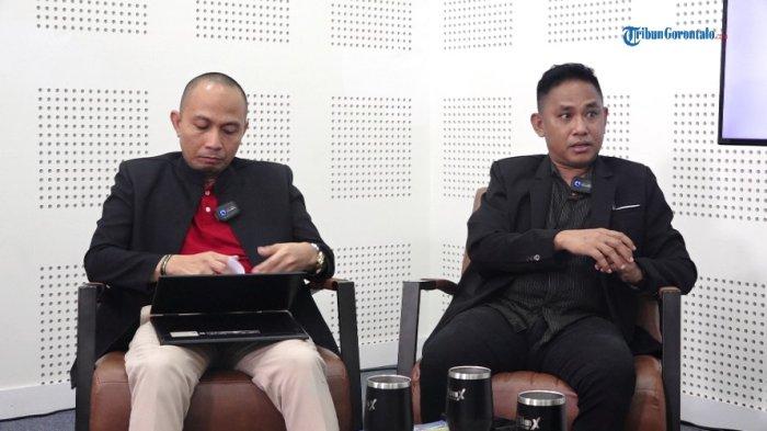 UNIVERSITAS ICHSAN GORONTALO : Kingdom Makkulawuzar, Wakil Rektor III Bidang Kemahasiswaan dan Alumni (Kiri) , dan Sudirman Melangi, Wakil Dekan Fakultas Ilmu Komputer Unisan Gorontalo (Kanan) saat podcast di Studio TribunGorontalo.com, Sabtu (24/5/2025).  Beginilah kisah Awal Mula Unisan Gorontalo Berdiri.