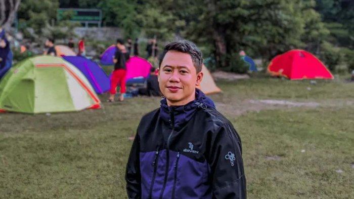 Wardoyo Dingkol, jebolan S2 Universitas Hasanuddin Makassar.