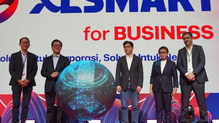 EVENT - XLSMART menggelar BRAVO 500 SUMMIT, forum nasional yang mempertemukan korporasi dan regulator untuk membahas pemanfaatan Artificial Intelligence (AI) dan Cyber Security dalam penguatan industri. XLSMART juga meluncurkan Enterprise Smart Technology & Automation (ESTA), platform digital untuk mendukung operasional perusahaan secara efisien dan aman.