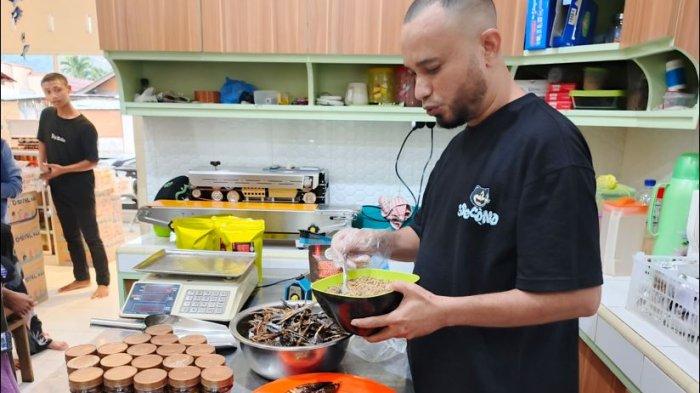 Zoelkarnain Basrewan, pemilik Zoellen Sagela