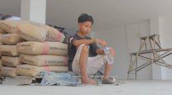 Potret Windi saat jadi kuli