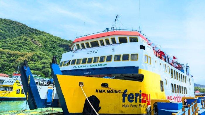 KM Moinit di Pelabuhan Penyeberangan Feri Gorontalo, Jumat (20/12/2024). 