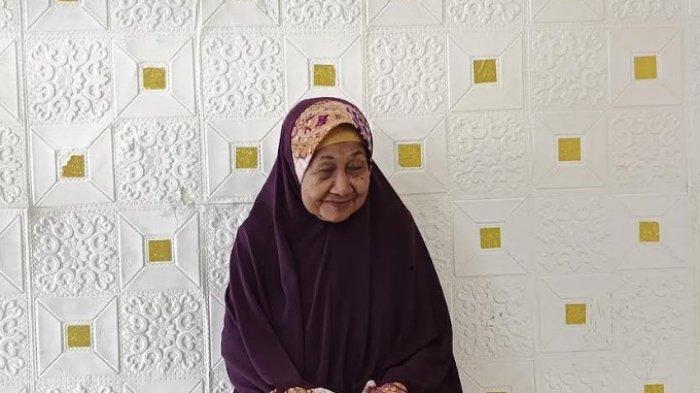 JAMAAH HAJI TERTUA - Maryam Pou (85) saat ditemui TribunGorontalo, Jumat (16/5/2025). Maryam terlihat bugar menjelang hari keberangkatan ke Tanah Suci meski sudah lansia berumur 85 tahun.