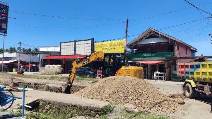 PERBAIKAN JALAN - Proses perbaikan jalan Paguyaman - Tabulo, Boalemo Gorontalo, Rabu (14/5/2025). Ada 7 ruas jalan di Paguyaman Tabulo yang bakal diperbaiki tahun 2025 ini