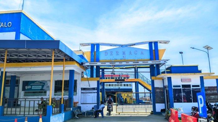 Suasana di depan Pelabuhan Penyeberangan Feri Gorontalo, Jumat (20/12/2024). 