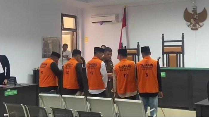 5 terdakwa kasus kematian mahasiswa baru IAIN Gorontalo saat di PN Gorontalo