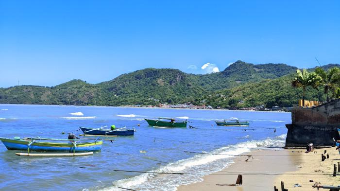 TSUNAMI -- Peringatan Tsunami di pesisir Kota Gorontalo sore ini Rabu 30 Juli 2025. BMKG minta warga tak panik dan tetap tenang.