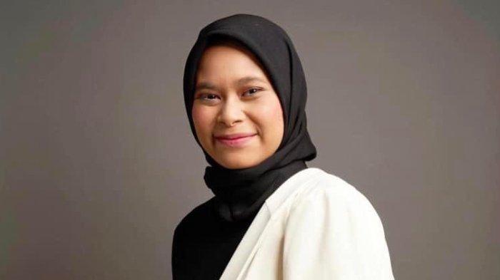 Profil Bidan May Azhari, S.Tr. Keb, Seorang Bidan, Healthpreneur & Owner-Founder: Maymombycare - Maymomyoga