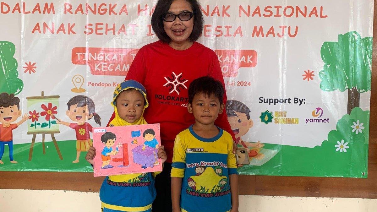 Bunda Paud Kecamatan Polokarto dan peserta lomba mewarnai