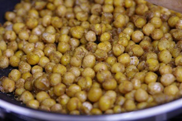 Konsumsi kacang arab