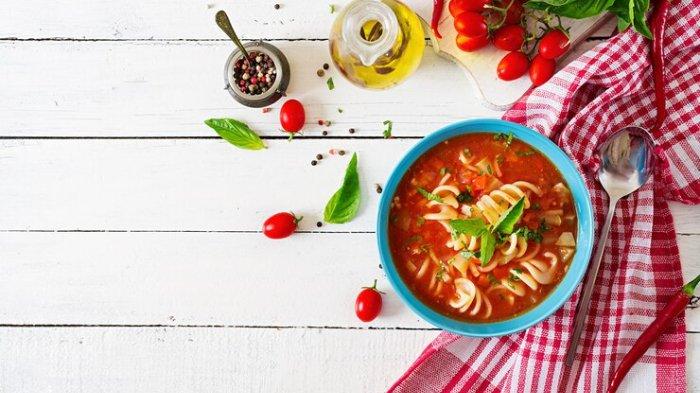 Ilustrasi sup minestrone, salah satu sup yang bagus dikonsumsi penderita diabetes