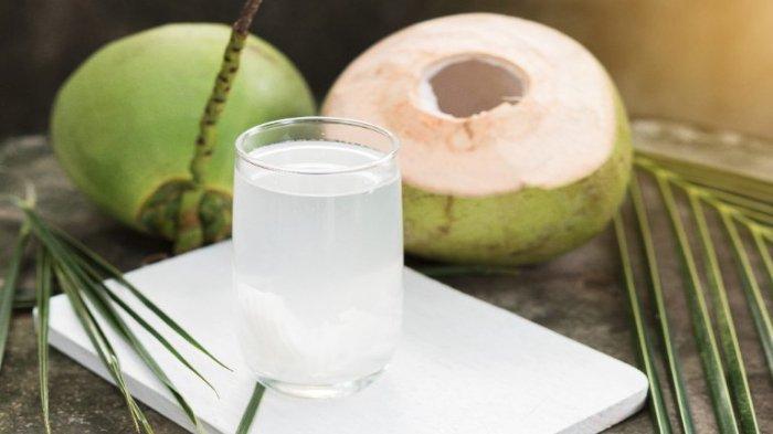 Ilustrasi air kelapa, berikut ini sederet manfaat dari konsumsi air kelapa bagi ibu hamil