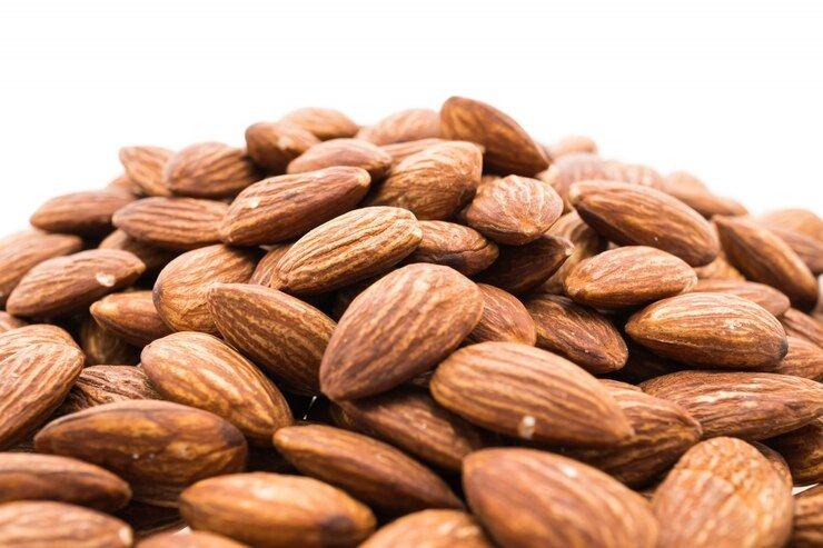 ilustrasi kacang almond yang bagus untuk penderita diabetes