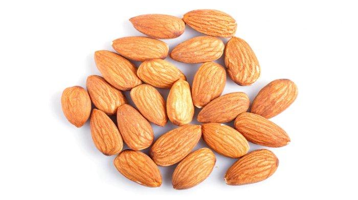 Ilustrasi kacang almond, konsumsi kacang almond baik untuk penderita diabetes, berikut porsi idealnya