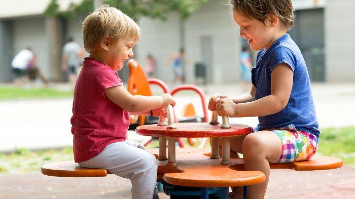 Ilustrasi anak yang melakukan playdate, berikut manfaatnya untuk kesehatan
