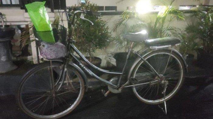 Anak naik sepeda 36 km demi mencari ibu