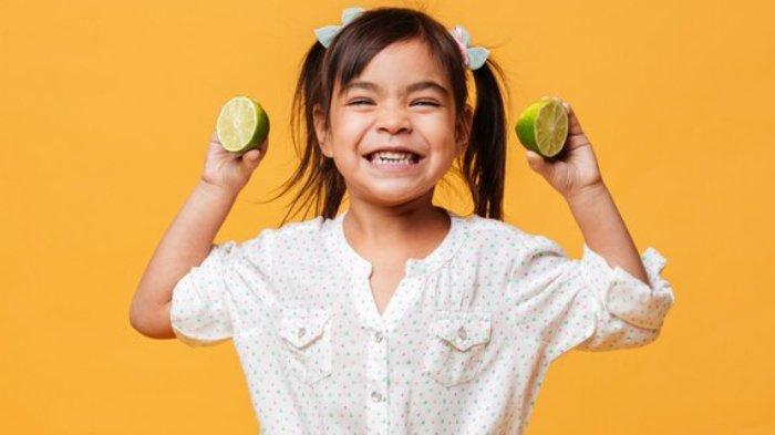 Ilustrasi anak yang memiliki pencernaan sehat, berikut ini cara mendukung pencernaan sehat dan perkembangan otak anak