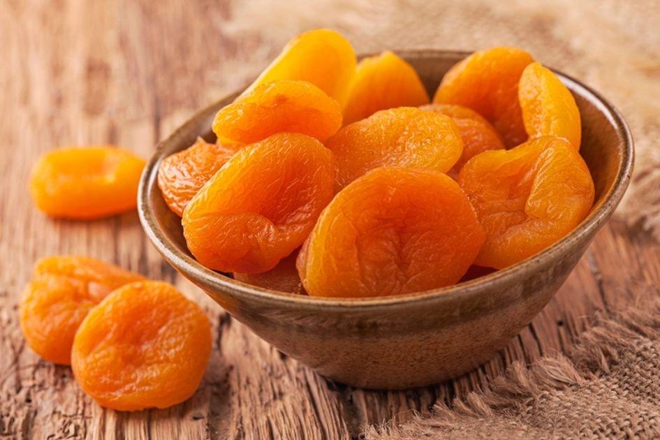 ilustrasi aprikot, salah satu buah tinggi kalsium yang bagus untuk tulang
