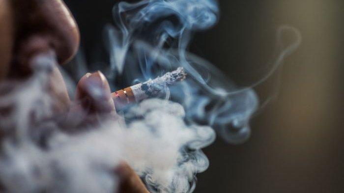 Asap rokok sebagai salah satu radikal bebas