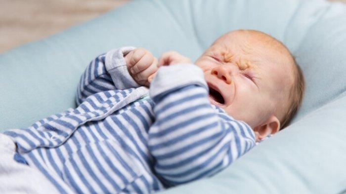 ilustrasi bayi menangis di malam hari, berikut kenali penyebabnya