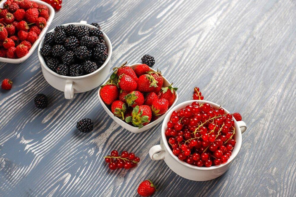 ilustrasi buah berry