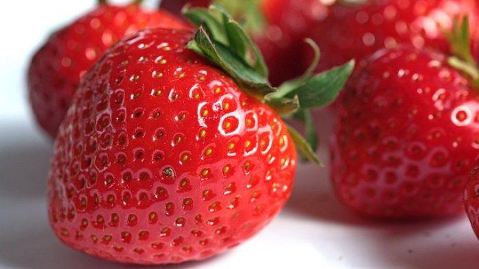 buah strawberry