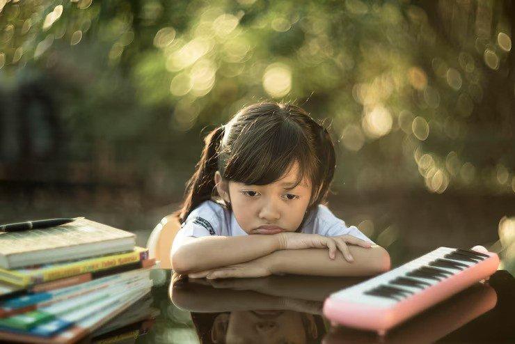 ilustrasi anak yang mendapatkan tindakan bullying di sekolah