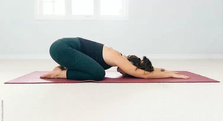 ilustrasi yoga pose anak