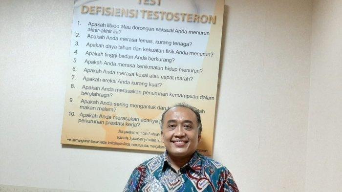 dr. Binsar Martin Sinaga, FIAS