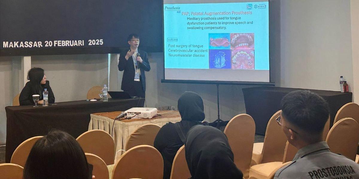 Prof. Kazuhiro Hori, DDS., Ph.D., menjelaskan mengenai materi Maxillofacial Prosthodontics