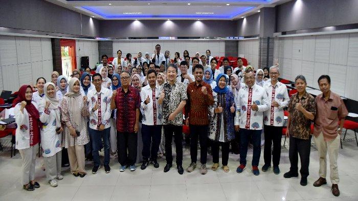 Prof Eiji Tanaka, Pakar Ortodonti dari Jepang Jadi Pembicara di FKG Unhas