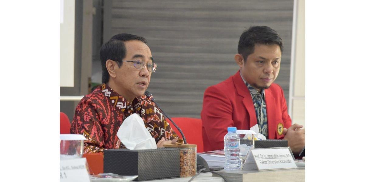 Rektor Unhas, Prof. Dr. Ir. Jamaluddin Jompa, M.Sc. memberikan sambutan dan beri dukungan penuh terhadap proses akreditasi Program Pendidikan Dokter Gigi Spesialis (PPDGS) Ortodonti.