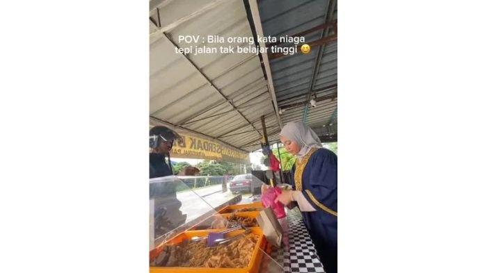 Gadis tinggalkan pekerjaan demi berjualan pisang goreng