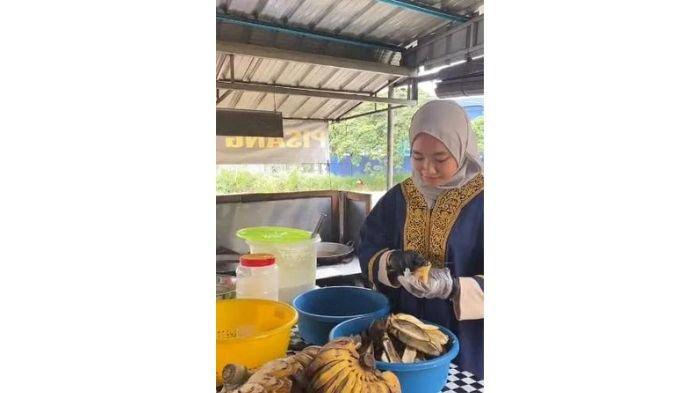 Gadis tinggalkan pekerjaan demi berjualan pisang goreng